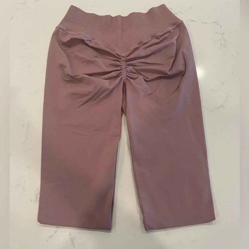 Bombshell Mauve Set Leggings & Long Sleeve Top - Picture 4 of 7